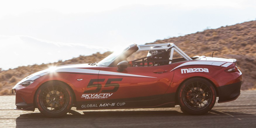 Mobil Balap Mazda MX5 Miata Cup Race 