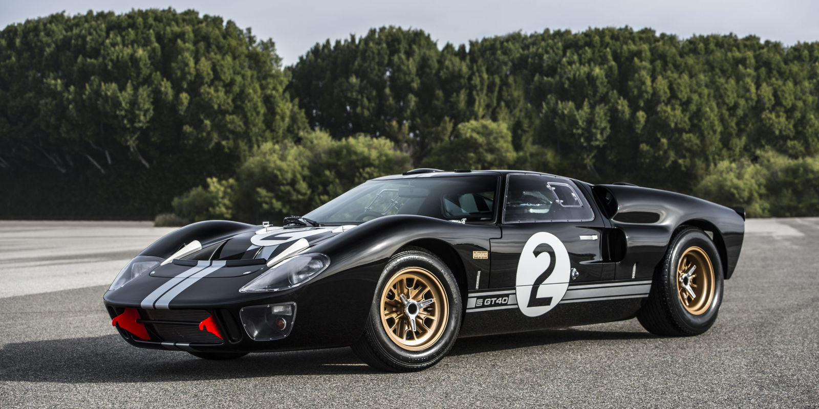 Ford GT40 MKII Replicas at BarrettJackson Road & Track