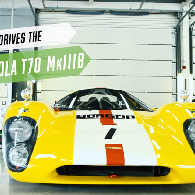 洋書 LOLA T70　The Racing History & ~ 背割れあり 洋書 LOLA T70 The Racing History & ~ 背割れあり