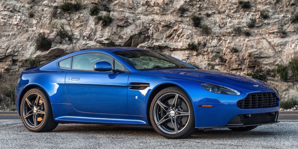 gallery-1466450565-aston-martin-vantage-