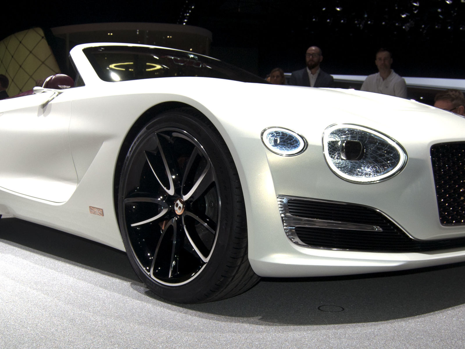 sd-aspect-1488897668-bentley.jpg