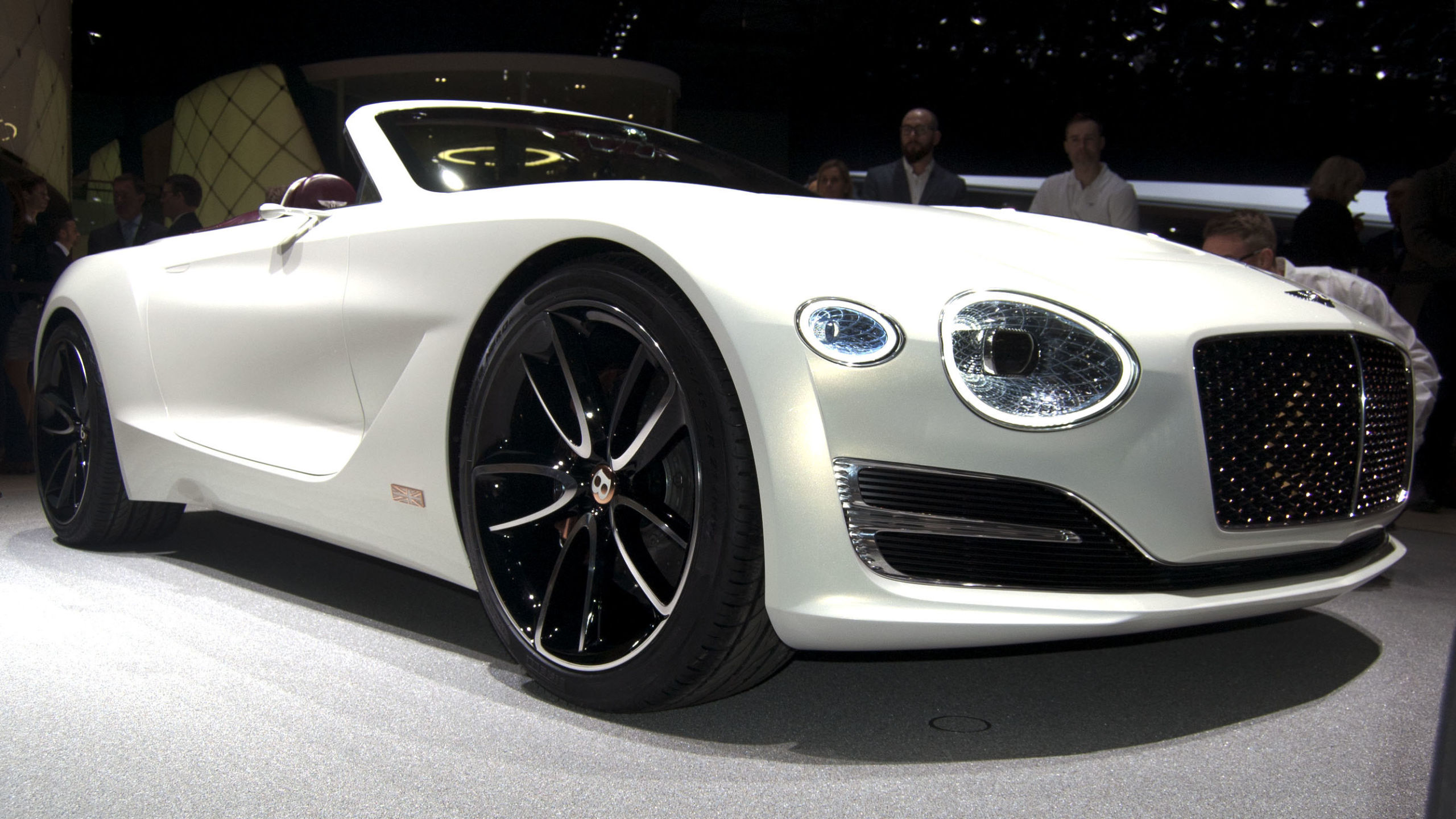 hd-aspect-1488897668-bentley.jpg