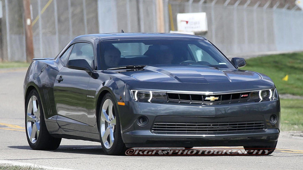 spy-shots-2014-chevrolet-camaro-rs-v6-first-photos-of-the-facelifted