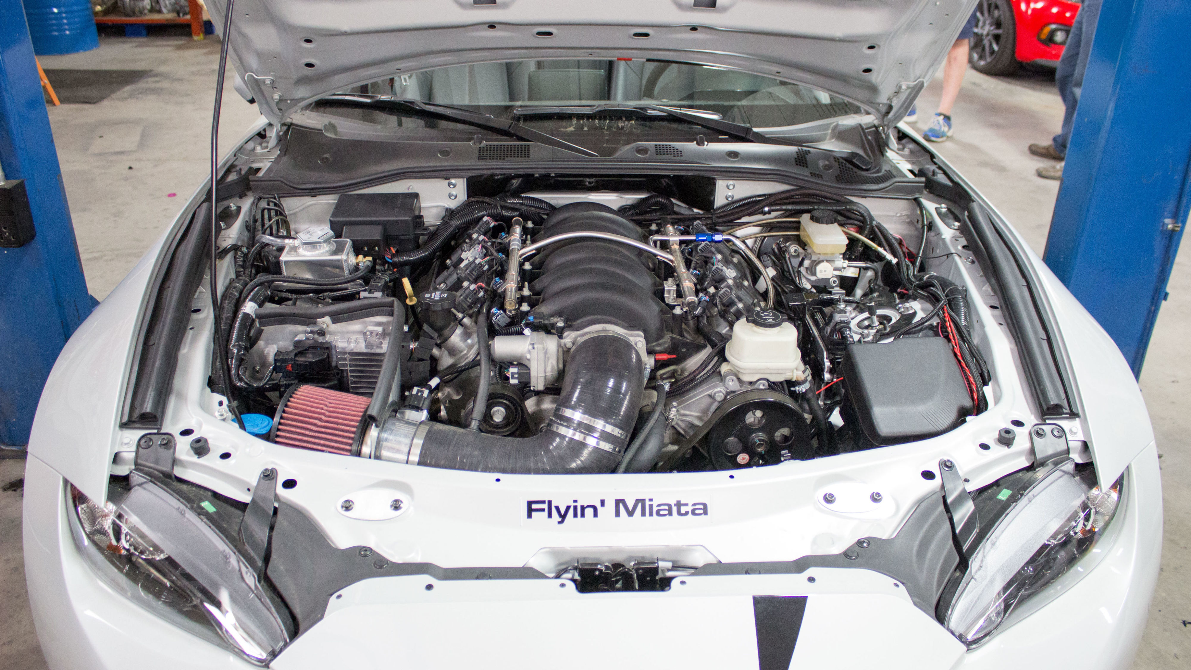 https://roa.h-cdn.co/assets/16/30/4000x2250/hd-aspect-1469823874-miata1.jpeg